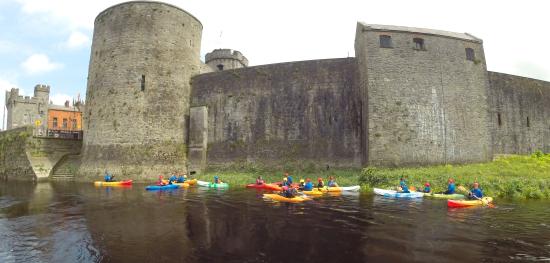 nevsail's tweet photo. The Limerick City Kayaking &amp; Boat Tours will be running tomorrow at 8.30am &amp; Sunday at 9.30 am. For all those early riser who want to enjoy some fantastic views of Limerick from the water! Ph 0863308236 #nevsail #huntmuseum #limerickcity #kayakingtour #nightkayak #kayakingbynight https://t.co/XSnSTNEScF