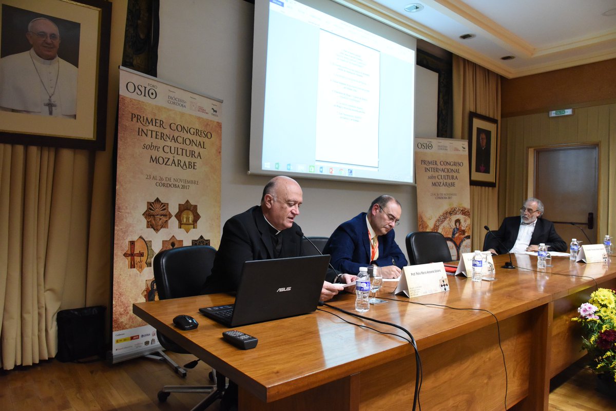 mezq_catedral's tweet photo. La tarde se ha iniciado en @ConCulMozarabe con el desarrollo de la mesa redonda “Canto gregoriano, himnos y partituras existentes”. En ella, la labor de moderación ha sido ejercida por Juan Carlos Asensio Palacios, de @scholaantiqua
Galería fotográfica: https://t.co/zWda7eicBk https://t.co/FKRXlQq436
