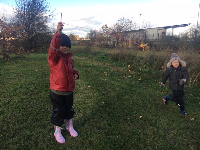 CETBrum's tweet photo. @chivenorschool Year 1 making leaf kites and going on a rabbit hunt!!!
See the full album at https://t.co/MwmLAReWjw
#CET #ForestSchool #leafkites #rabbits #exploring #adventure #outdoorlearning https://t.co/IDtho7oRzP