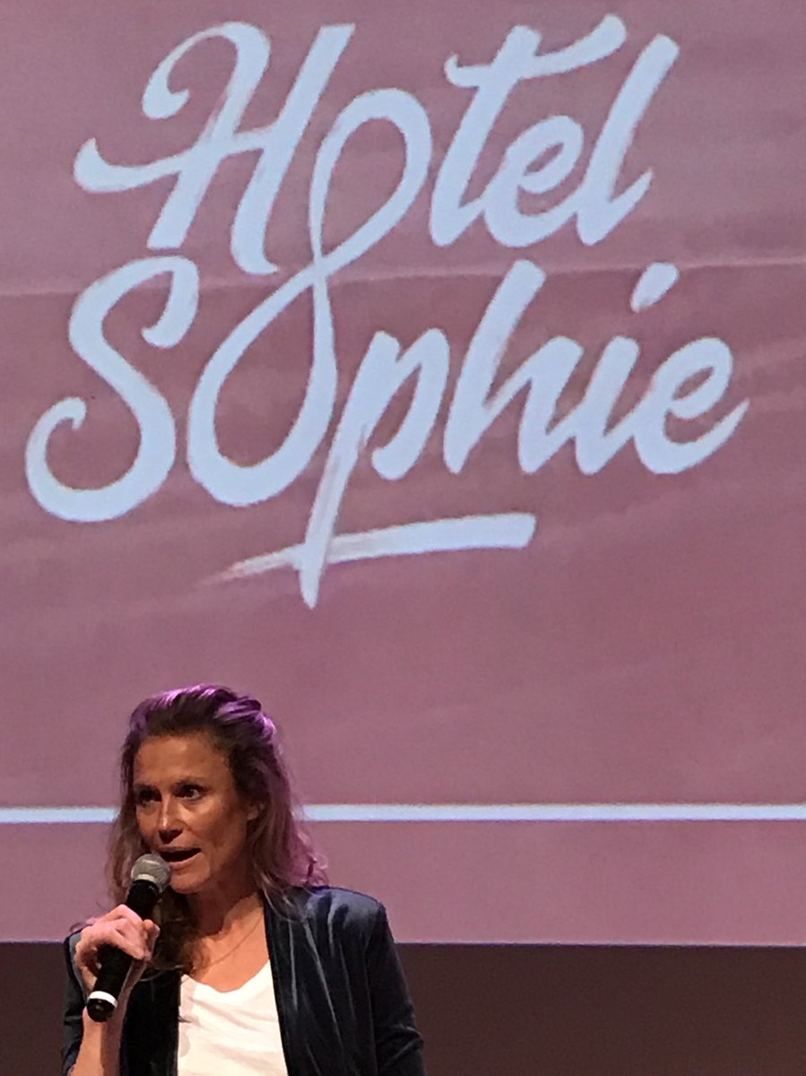 yohlrichs's tweet photo. Van harte #sophiehilbrand en team en #wittegeit en gasten uit Hotel Sophie met de welverdiende @NVVSNL seksmediaprijs 2017!!! https://t.co/POUYsKBM4d