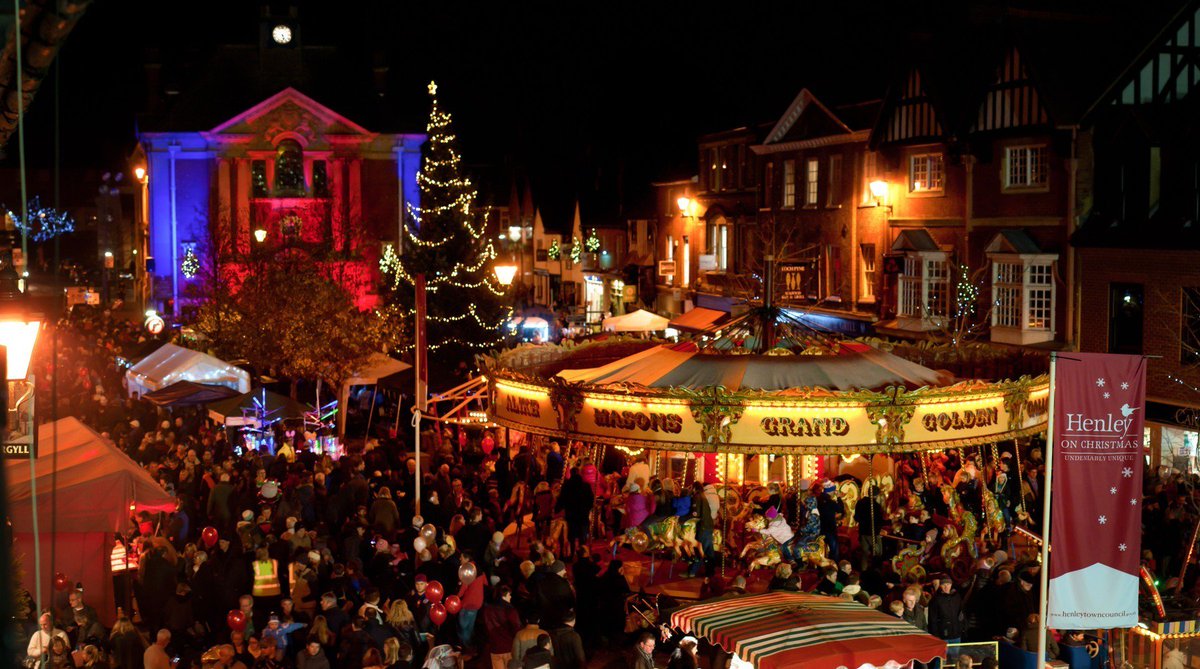 RiverRapidsBus's tweet photo. It's Christmas Market season! 🎅🏻🍷If you fancy an extra glass or two of mulled wine, why not use #RiverRapidsBus to get you there and back? #OxOn #Reading #Oxford #Henley https://t.co/qG7A5qZvpI