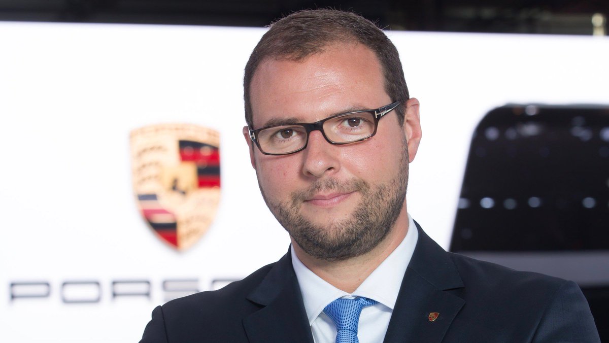 PorscheNewsroom's tweet photo. New leadership for #Porsche Cars Great Britain and Porsche Cars Canada: Alexander Pollich will take over as Managing Director in Great Britain. His successor in Canada will be @MarcOuayoun. More: https://t.co/Id2WzPXxCr https://t.co/Z3Zen0AnbB