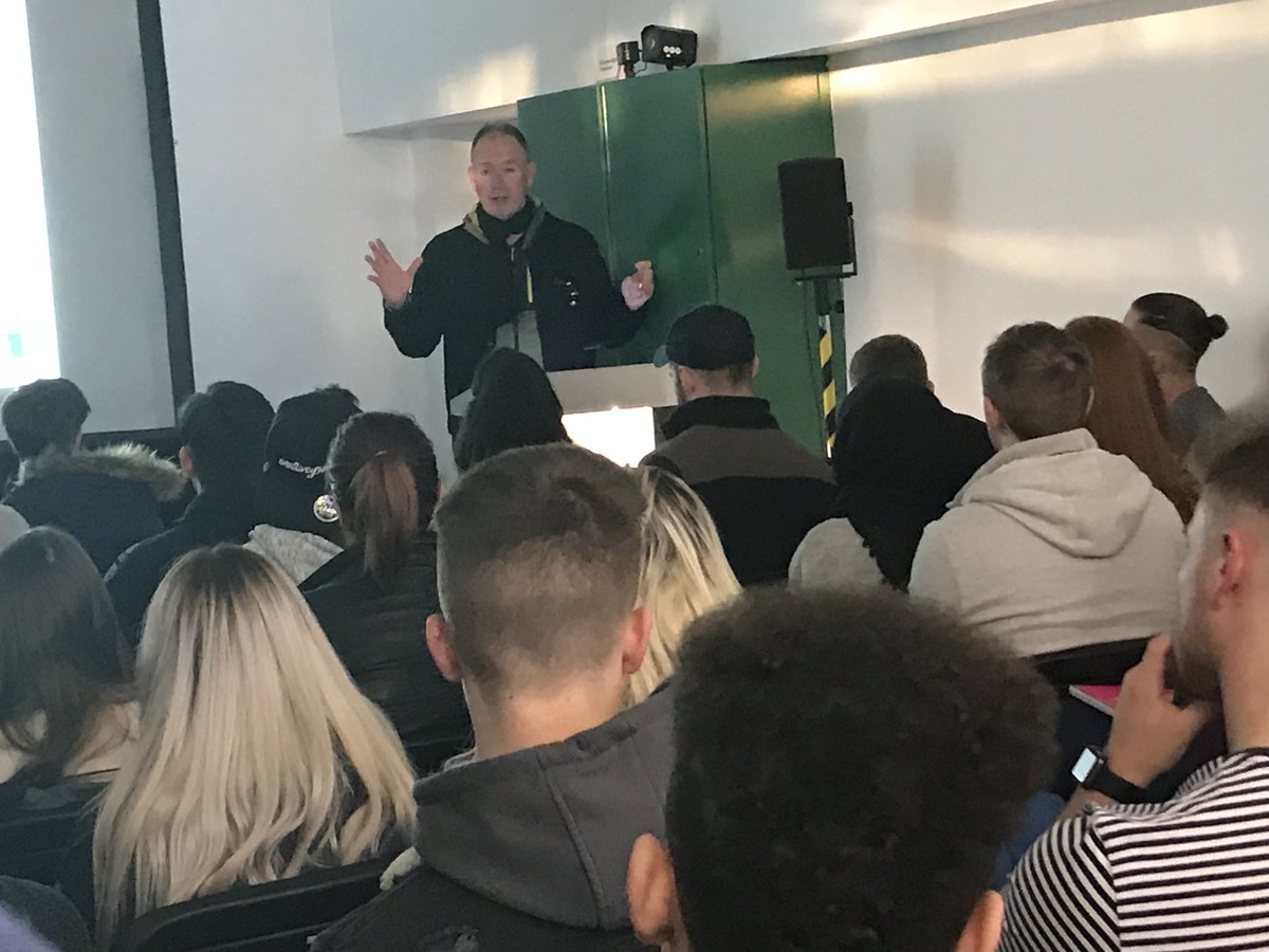 CazbahCaroline's tweet photo. @bigideaswales Bootcamp is underway #bootcamptobusiness ! @@Stifyn1 https://t.co/5PWD0miTv9