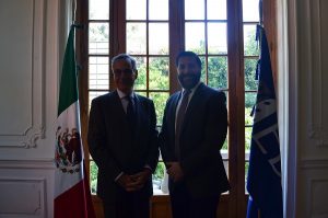 CarlosBonillaMx's tweet photo. La @LaEBC firmó con la @AmapMx un convenio para la actualización de sus licenciaturas en Mkt.  y Admon. de Negocios de Entretenimiento https://t.co/2JUUOrRij4