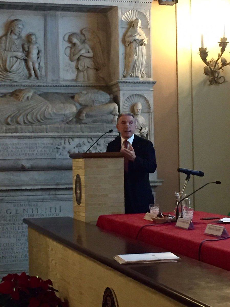 TwTtauri's tweet photo. @FbStorchi " #industry40 deve puntare a creare valore, si deve investire nella formazione dei collaboratori, innovazione a 360gradi, creazione di valore condiviso, salvaguardia dell'ambiente sostenendo lo sviluppo" #ttauri https://t.co/2Ve9n1Ga3H