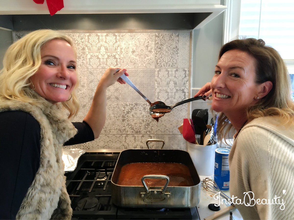 It’s all about that Baste! #Poursomegravyonme #letsgetbasted #HappyThanksgiving 🍗🙏🏻