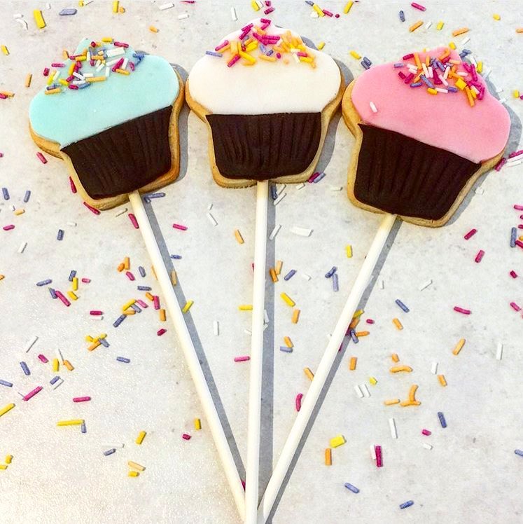 mybaker_co's tweet photo. Happy Friday!!! ๐๐๐พ
#FridayFeeling #cake #biscuits #myBaker https://t.co/uTSVmVJe2p