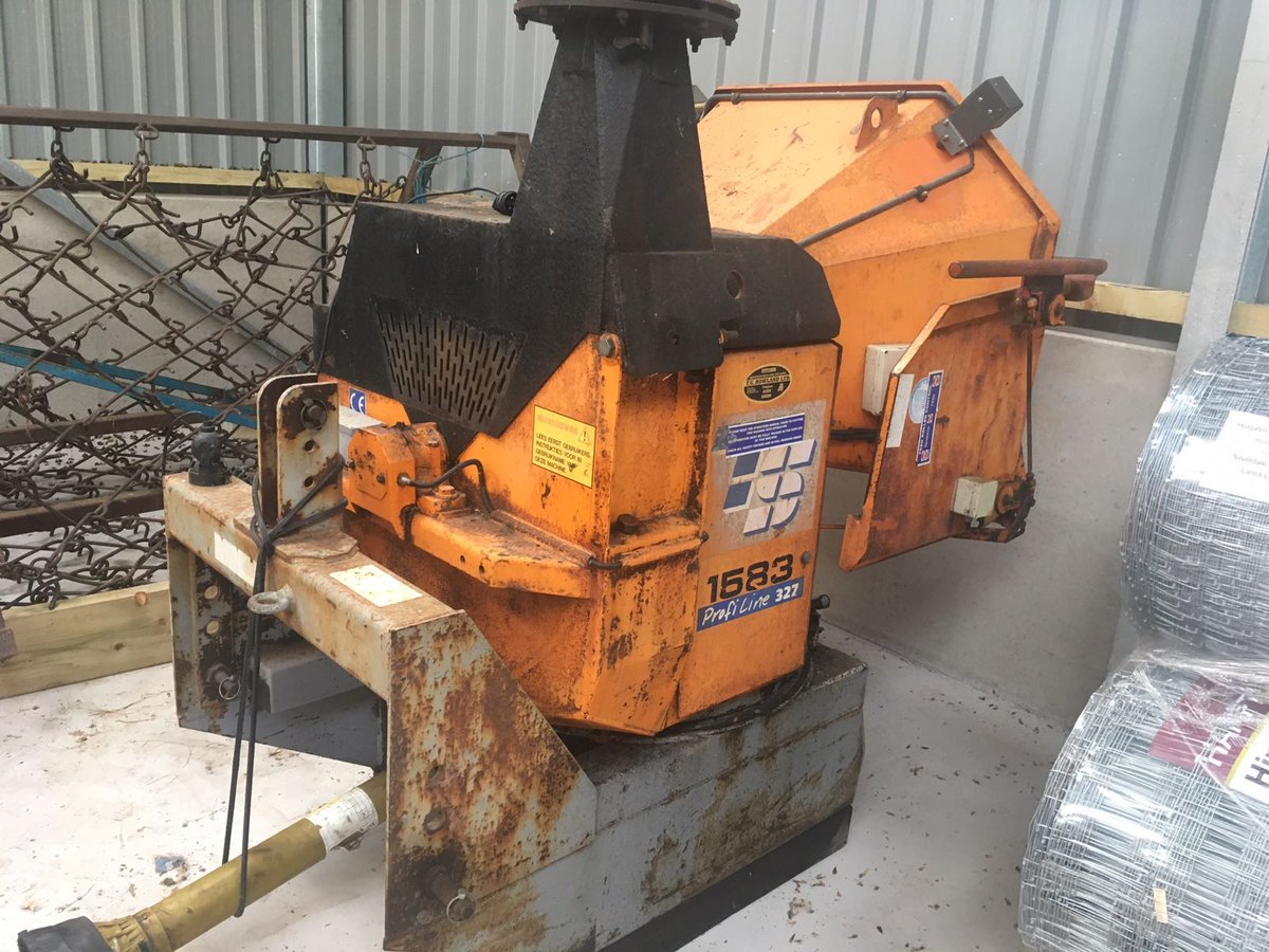 dbgroundcare's tweet photo. IN STOCK.
Recently traded in Kwikchip 3272S
3 point linkage mounting
Turntable
8" PTO driven wood chipper
10.5" Hydraulic feed rollers
360° Discharge chute
Good mechanical working order.
£3750 + VAT
Contact Robin Loxam or on 07714 233665 or rml@dennisbarnfield.co.uk for more info https://t.co/galEz5wTi0