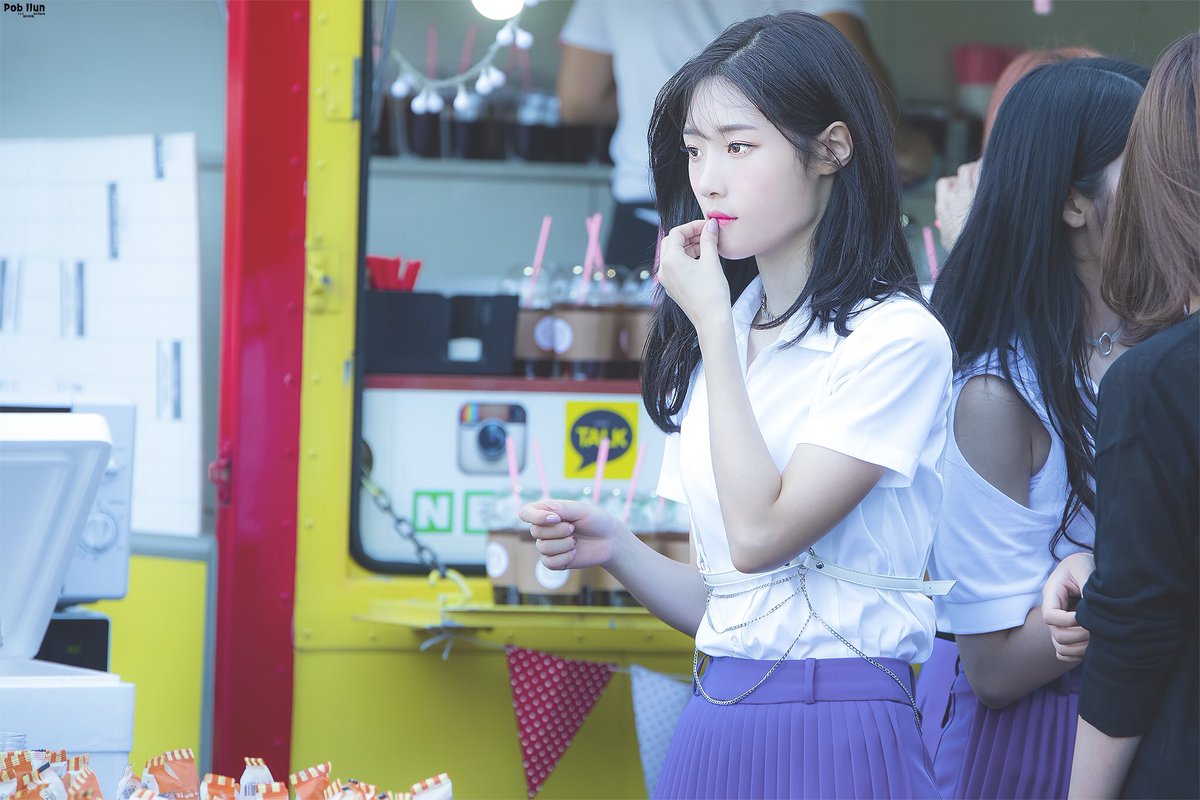 Pob_llun's tweet photo. 170826 다이아 역조공 정채연
#DIA #다이아 #정채연 #채연 
@dia_official https://t.co/9N2loa04S4