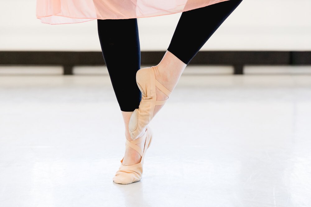 artEmotionUSA's tweet image. Today, through Cyber Monday, we are offering a 10% discount to our exclusive Adult Ballet Summer Intensive.
June 4-9th 2018 in Salt Lake City, Utah.
Visit our website for details and to register.
artemotion-summerintensive.com

Photos by Lmsorenson Photography