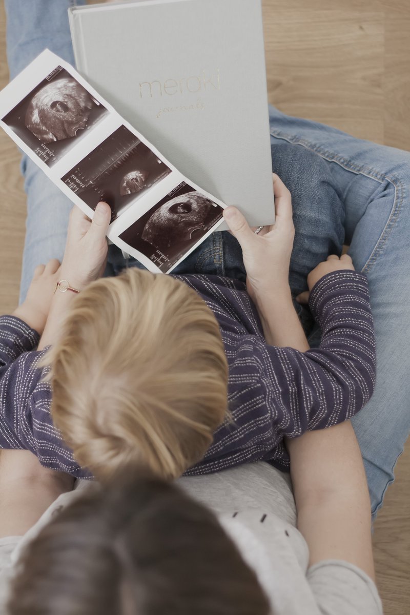 MerakiJournals's tweet photo. Mi peque habla un montón del bebé que está en la barriga de mami 😊 ¡Estoy segura de que le encantará ser el hermano mayor...!Las que ya sois mamás de más de un@, ¿cómo lo lleváis?  Todos los consejos son bienvenidos 🤗https://t.co/4KVKhggMp7 #maternidad #embarazo #diariodebebé https://t.co/ObUlCeaC3T