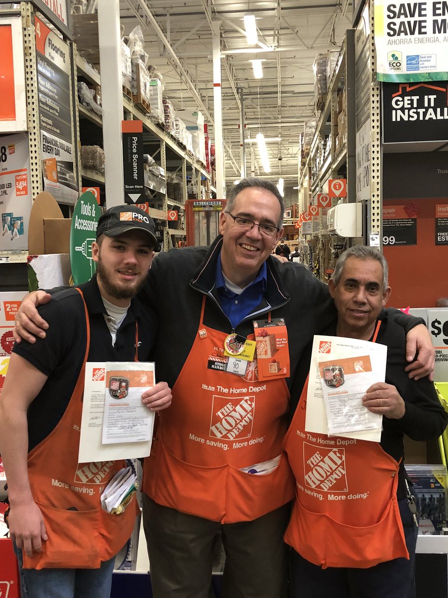 KimLempke's tweet photo. Congratulations to Kurt D26 DH and Jose from Met on receiving special RVP Homer Awards for their exceptional customer service today! @coc121461 @PaulDeveno @DayDegenza @WorrellJay @DanielleKida1 https://t.co/Fesh3lzWYO