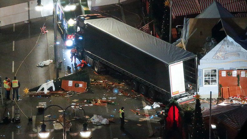 ScottPresler's tweet photo. Remember the Berlin Christmas market attack, where a radical Islamic terrorist murdered 12?

6 Syrians were arrested for planning another Christmas market attack.

The threat is imminent.
#Egypt #BlackFriday https://t.co/qBK3yWYIZn