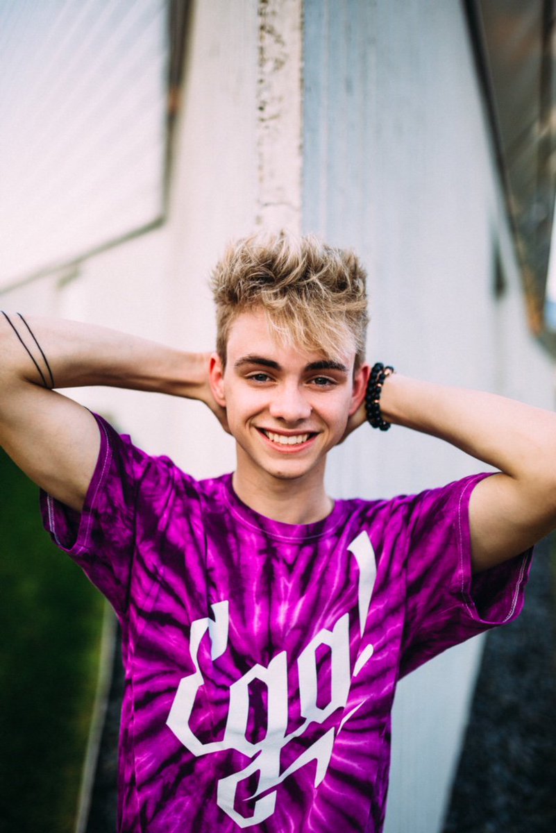 AtlanticRecords's tweet photo. Wishing a very happy birthday to @whydontwemusic's very own @corbynbesson 🎊🎊🎊 https://t.co/xnrBMlcjkk
