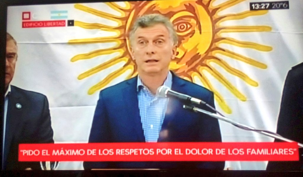 BloKeoBoludos's tweet photo. Habla Macri. No podes hablar de "respeto al dolor de las familias", cuando te cagas en la familia de #SantiagoMaldonado, muerto en circunstancias de una represion de Gendarmeria. https://t.co/4G6vmlH3JO