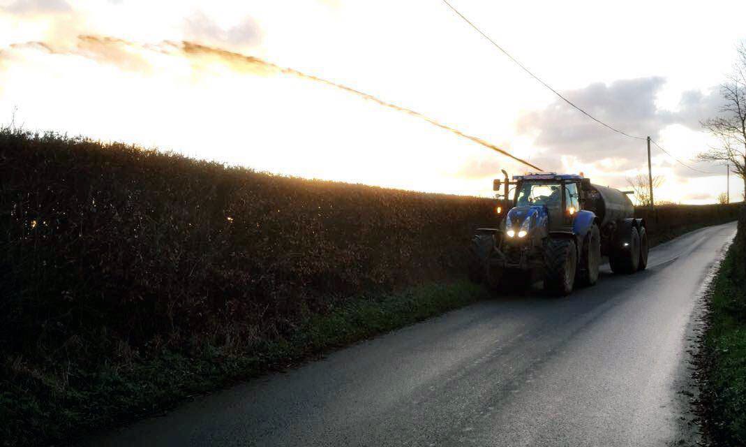 HiSpecEng's tweet photo. Some nice photos, sent into us by Lewis Moore #hispec #farmingfriday #slurry #raingun #muckyrainbows https://t.co/uqEJVOyOWP