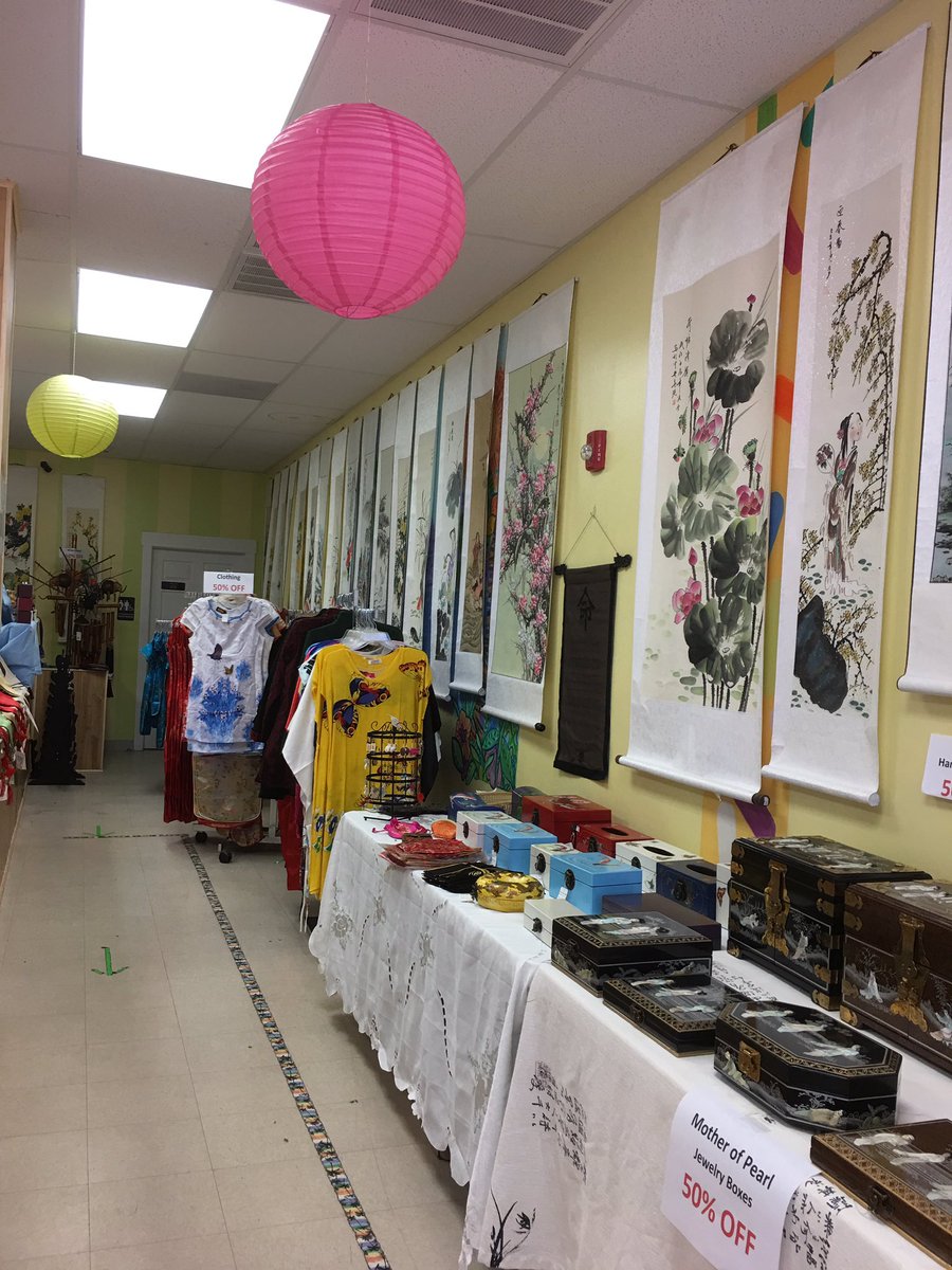 TranquiliTeaT's tweet photo. Our Annex is open for the holiday season right next door!  More gifts, more deals!  

TranquiliTEA Temple, where tea meets Zen.
127 N. Church St, West Chester, PA
https://t.co/DhDy8SixvY

#looseleaftea #hottea #icedtea #BubbleTea #latte #matcha #bubblecoffee #teapots #holidays https://t.co/0bDm6BWGmI