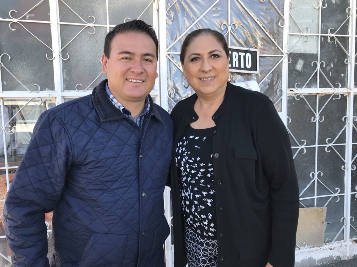 LourdesQuinones's tweet photo. Con trabajo en equipo #HagamosLaDiferencia en todos nuestros municipios. Estuve con mis amigos alcaldes Ismael Guerrero de #Cuencamé y Sandra Luz Arreola de #SanLuisDelCordero. https://t.co/u7SH1ZOrUk