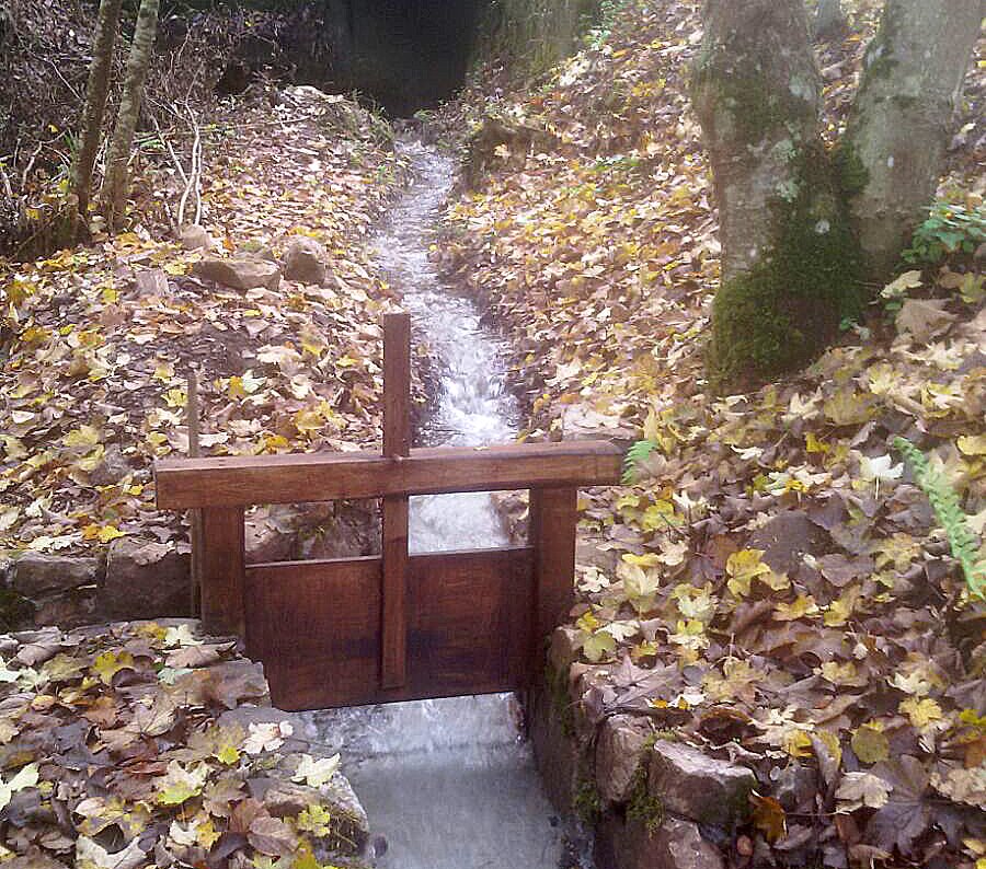 LaVozdelTrubia's tweet photo. Ya corre el agua en los molinos de Corroriú
https://t.co/I7ZKVPn67W https://t.co/onUPSG0nyZ