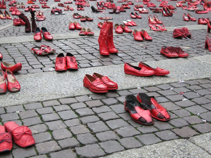 ReporterFirenze's tweet photo. #violenzadonne, un fenomeno da tenere sempre presente, non solo quando ce lo ricorda la cronaca. L'editoriale del direttore de #ilreporter @frapuliti per il #25novembre https://t.co/baVvrY2f7e #violenzacontroledonne #donne https://t.co/Trdxn7HEoK