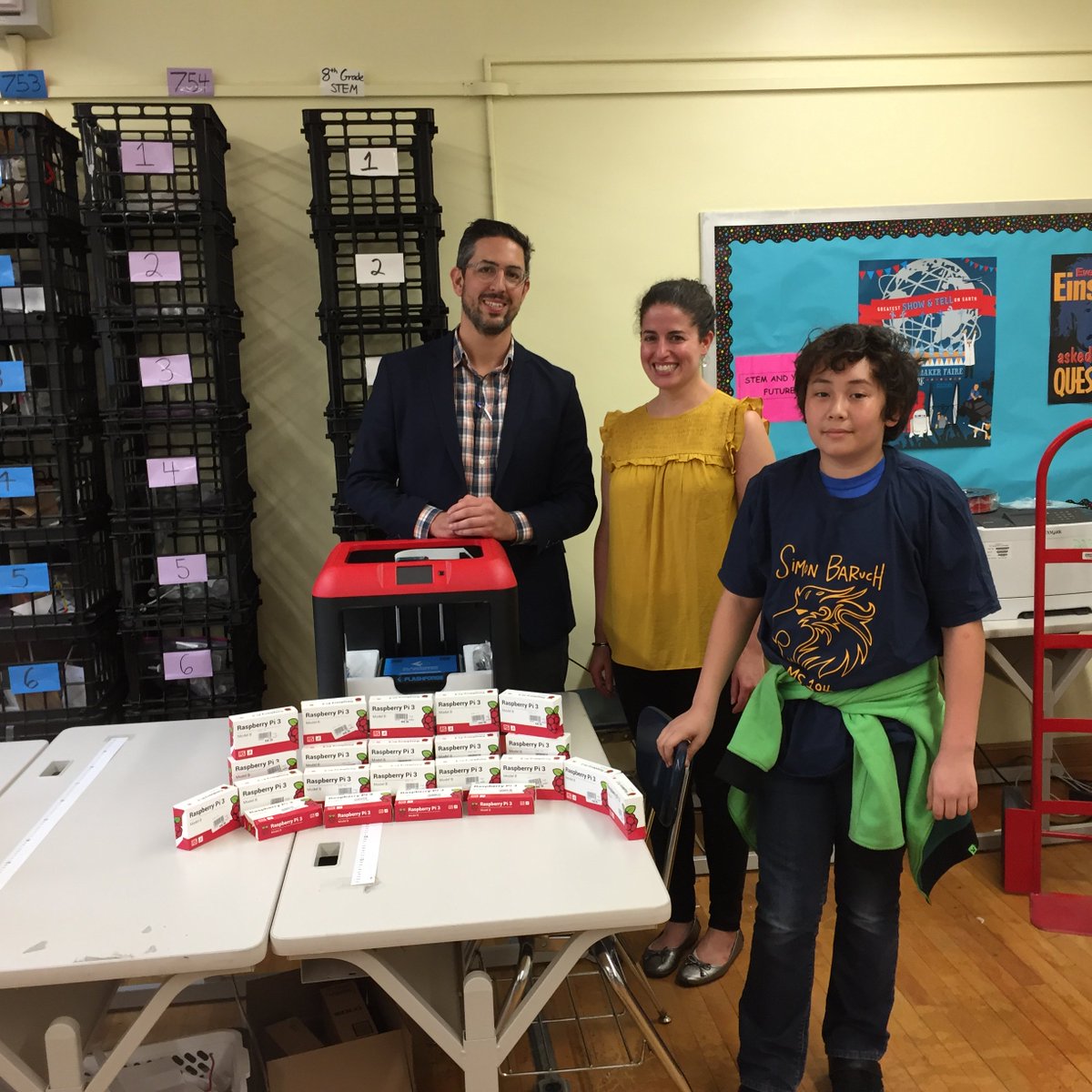 NotABombBunkE's tweet photo. Thank you Robert Mucaria from @microcenter for bringing a brand new @ff3dprinters Finder #3dprinter and 30 @Raspberry_Pi computers to #ms104 #sinonbaruch Middle School for the second a part of my #ruletheschool prize. Also thanks ms104 PTA for the great article!! https://t.co/6WUnAweUnu