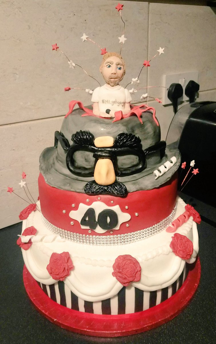 MI_getGary's tweet photo. The birthday cake is ready @GaryBarlow just in case you can’t be there ;) #MI_getGary https://t.co/csm1es0ivZ #toogoodtoeat #tooposhtonosh https://t.co/UOS7Je2N0R