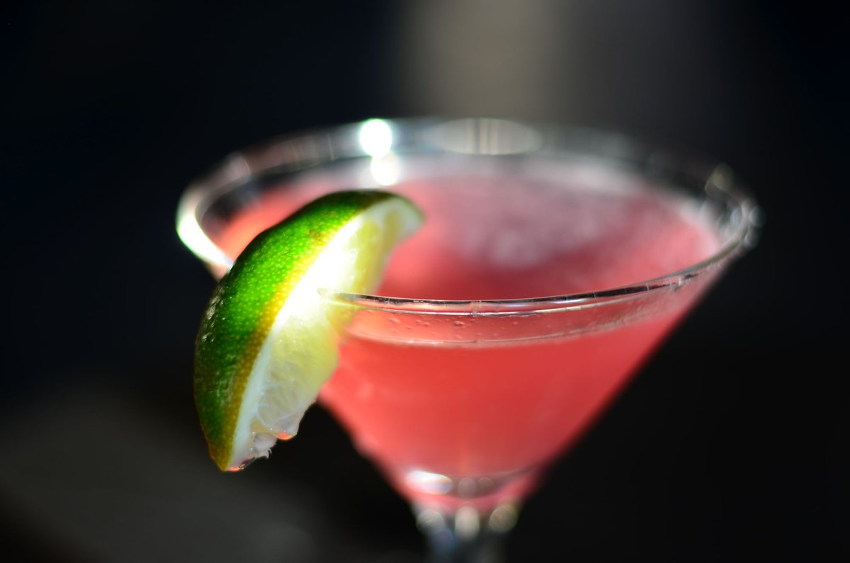 niagaraicesyrup's tweet photo. Try adding a unique Canadian twist to any cocktail, or non-alcohol beverage. 🍸
The Perfect Ice Cosmo ➡️ https://t.co/1z2rw0SuZR #cosmo #cabernetfranc #icesyrup #cocktails https://t.co/nvmOoUMHT4