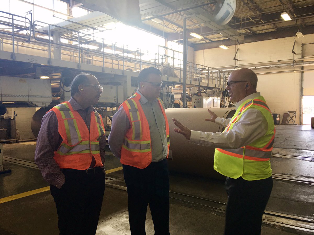 MikeSavageHFX's tweet photo. Big thanks to Maritime Paper Products for showing us around their impressive facility in Dartmouth today. A great local business operating for over 85 years! #CelebrateBusiness @HfxPartnership https://t.co/Mf6XJK0l0q