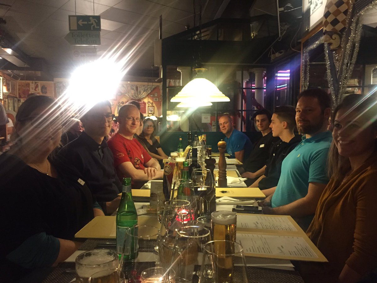 the awesome super-coaches waiting to enjoy their well earned dinner 💪🏼🍷 was an awesome kick-off tonight😍