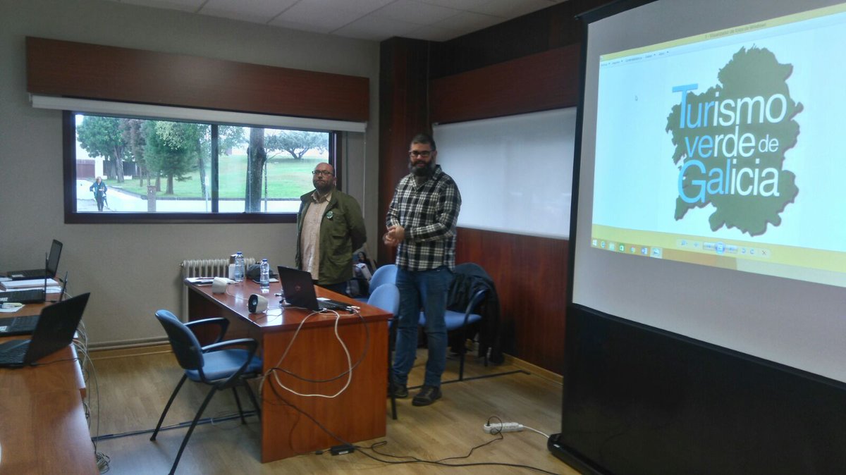 Turvegal's tweet photo. Hoxe l estivemos no CEIP Principe Felipe de Pontevedra charlando cos alumnos do Curso de Promoción turística local e atención ao visitante, da nosa experiencia na promoción turística.
#emprendedoras #formación #turismo #AFDXunta #DiputaciónPontevedra @Im_alocal https://t.co/zLpdWidPEK