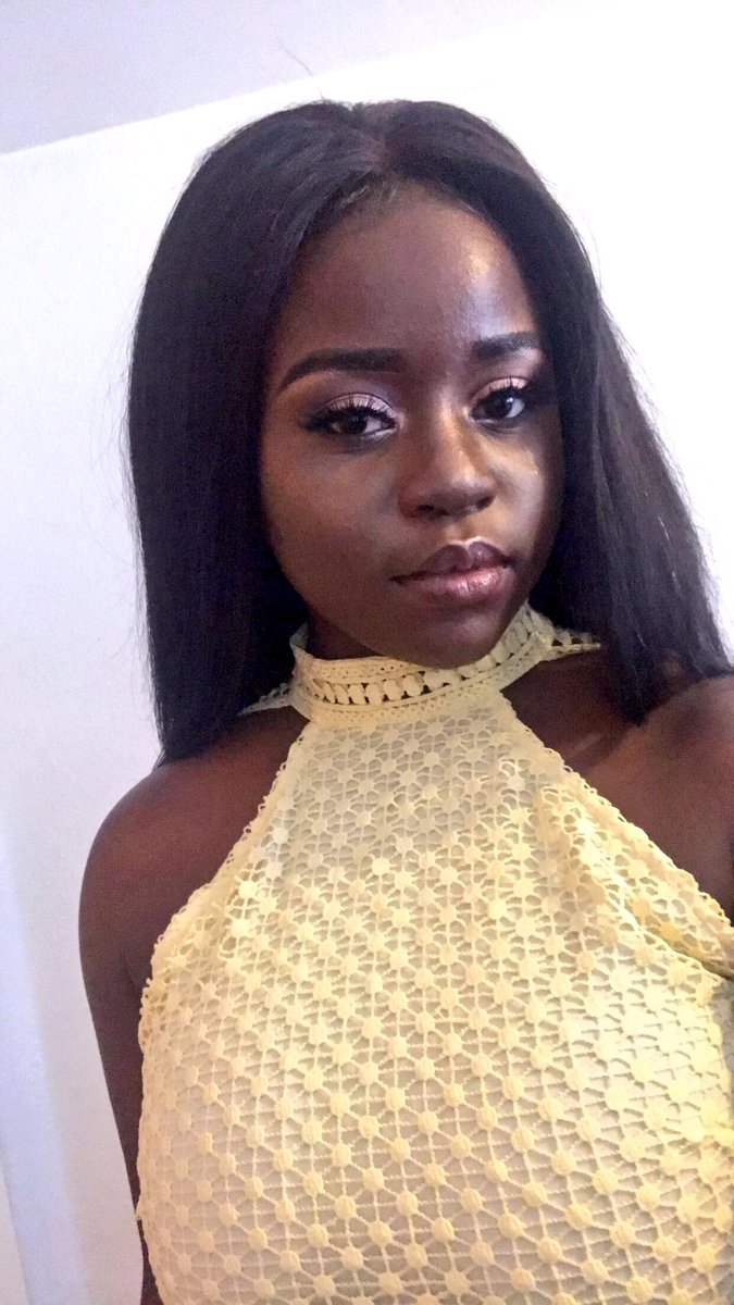 MissFiifi's tweet photo. FIRST CLASS BABY 🎉🎉! I remember always getting so excited and happy when I saw other people's graduation photos, now it's my turn and wow. God. Thank you 🙌🏾💜💜 https://t.co/xBC5kNCeaV