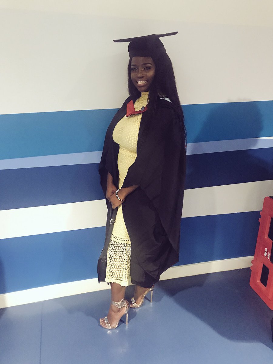 MissFiifi's tweet photo. FIRST CLASS BABY 🎉🎉! I remember always getting so excited and happy when I saw other people's graduation photos, now it's my turn and wow. God. Thank you 🙌🏾💜💜 https://t.co/xBC5kNCeaV