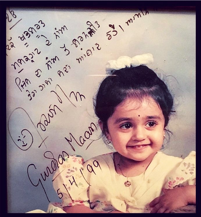 JassJaskaran1's tweet photo. @gurdasmaan once wrote a special note, wishing for me to forever smile and drew my bindi on too! ☺️ #sharanjit @GMconcerts @georgedhami https://t.co/Y5MqNm73l4