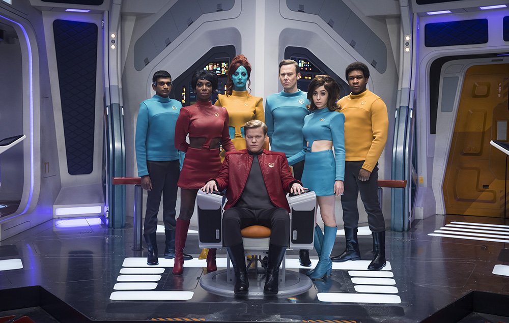 NME's tweet photo. Check out this official new #BlackMirror poster ahead of season four https://t.co/biuRZ505Ha https://t.co/t1jjAfBnCh