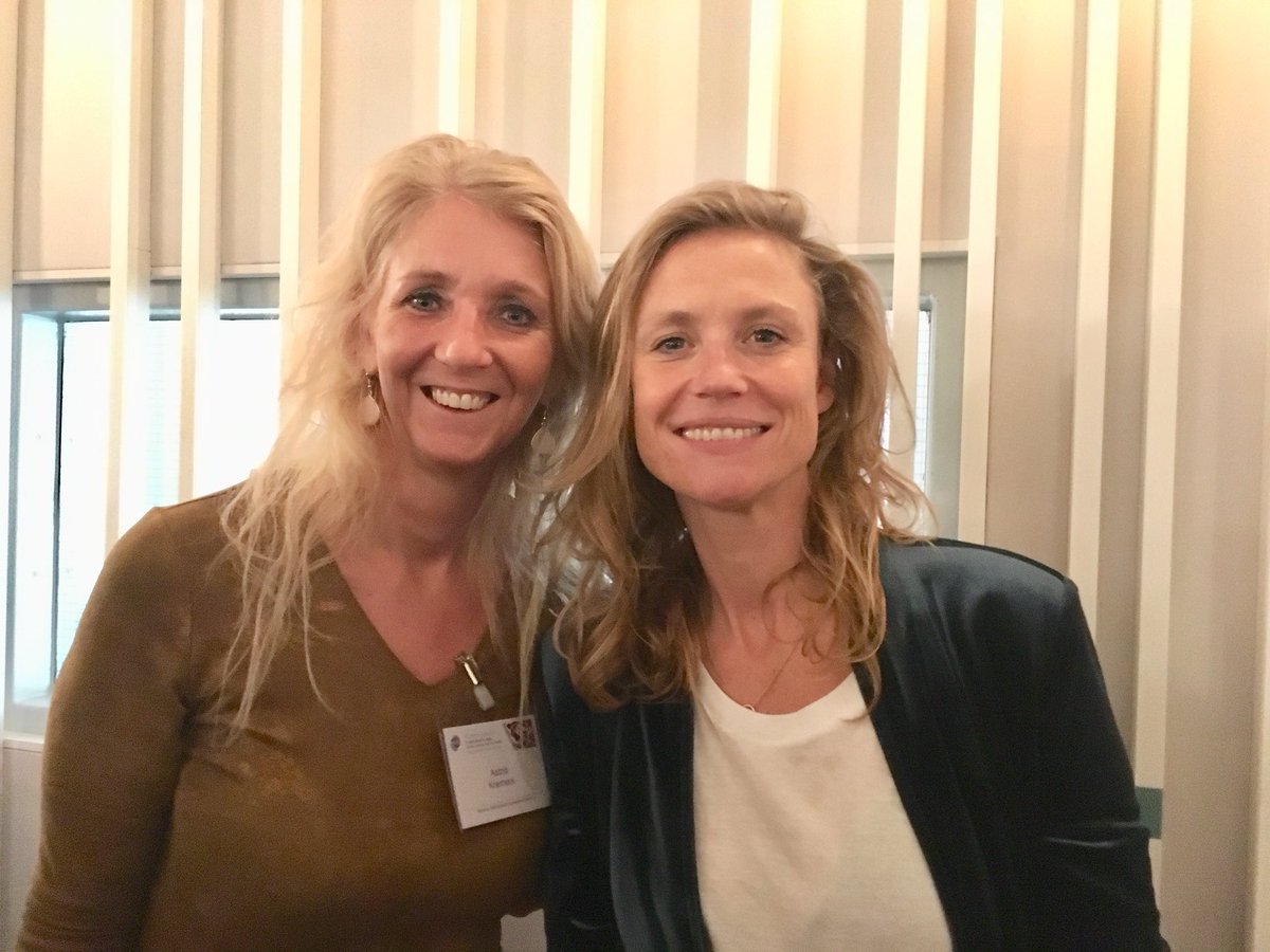 Sexuoloog's tweet photo. En de winnares van de SEKS EN MEDIAPRIJS is: SOPHIE HILBRAND en team met HOTEL SOPHIE! #NVVSWD https://t.co/qIIWAV2E2H