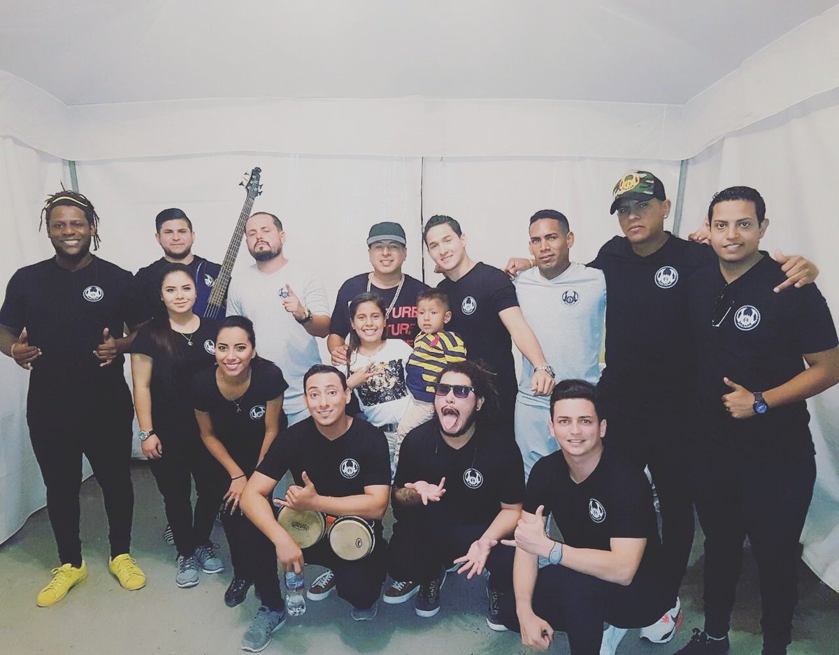 angielicacastro's tweet photo. #liricalfactory mi nueva familia los quiero ... #kannonelprotagonista ❤ haciendo lo que nos gusta 🎵🎶🥁🎹🎤🎸@kannonelprotagonista https://t.co/42peAes4BB