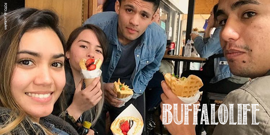 BuffaloWaffles's tweet photo. Venir con amigos es más mejor #buffalolife https://t.co/FTrRyWcKK3