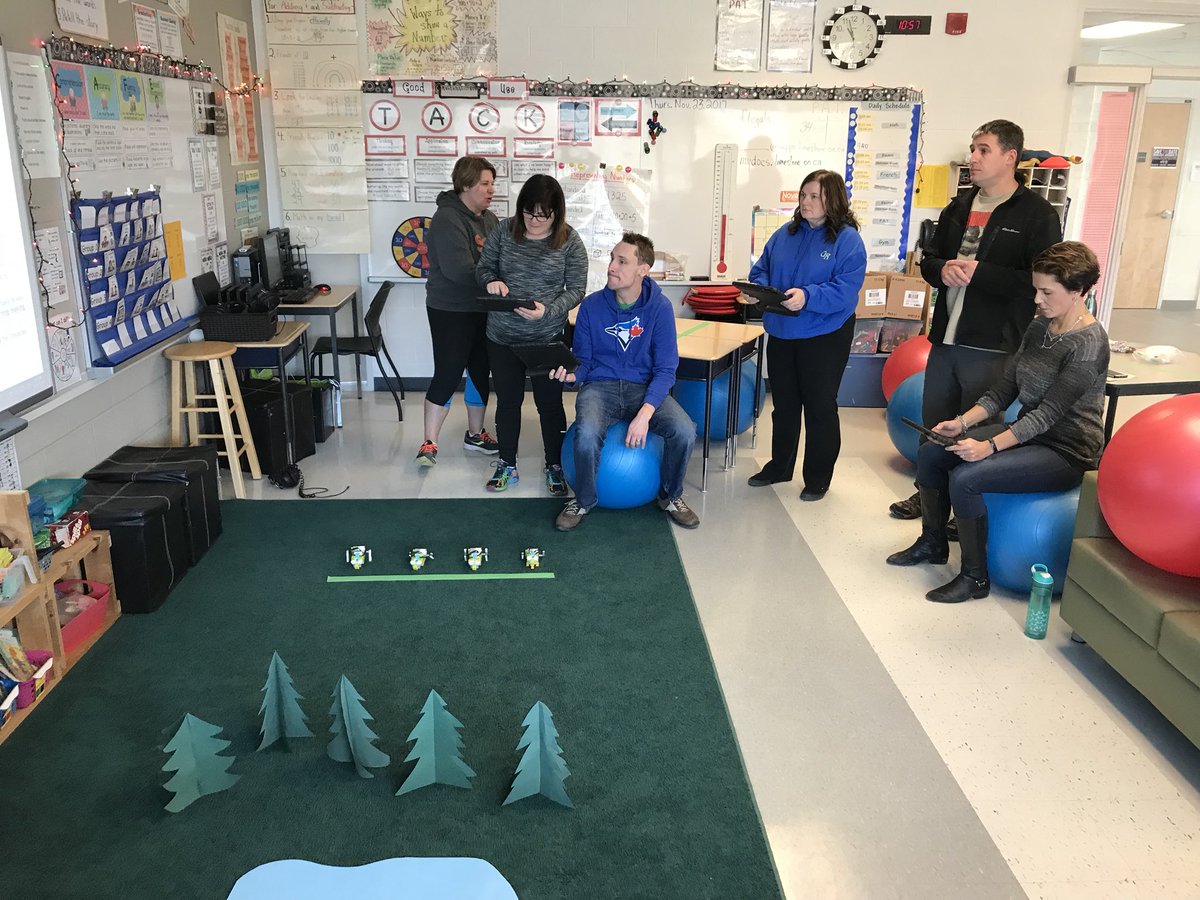 Awesome critical thinking and problem solving during our PD session with LEGO robots <a href="/GREC_LDSB/">Granite Ridge</a> <a href="/LimestoneDSB/">Limestone District School Board</a>