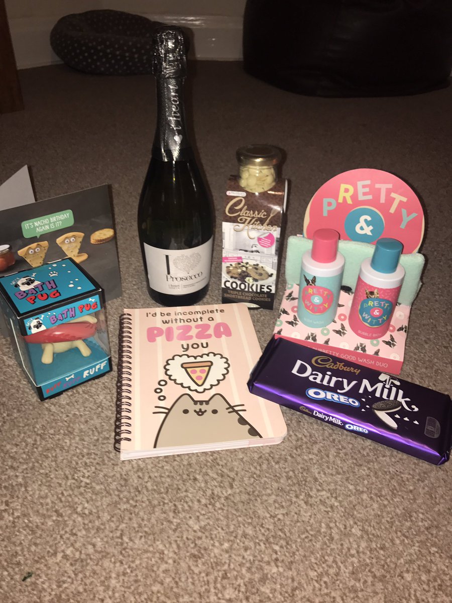sophieamelia93's tweet photo. @spamoom and @_mrsjordan have absoloute nailed my bday pressies. Pizza. Nachos. Bath bits. Prosecco. Chocolate. Cats and dogs.๐๐ฝ #MeToAT https://t.co/jMgl7JOEgo