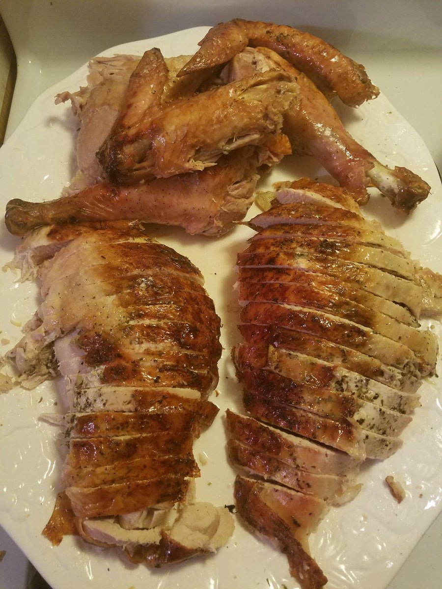 MuddPrincess91's tweet photo. @GordonRamsay Took a page out of your playbook for Christmas Turkey with flavored butter 🦃🦃 #ShowMeYourBird https://t.co/m0WbcsH8UN