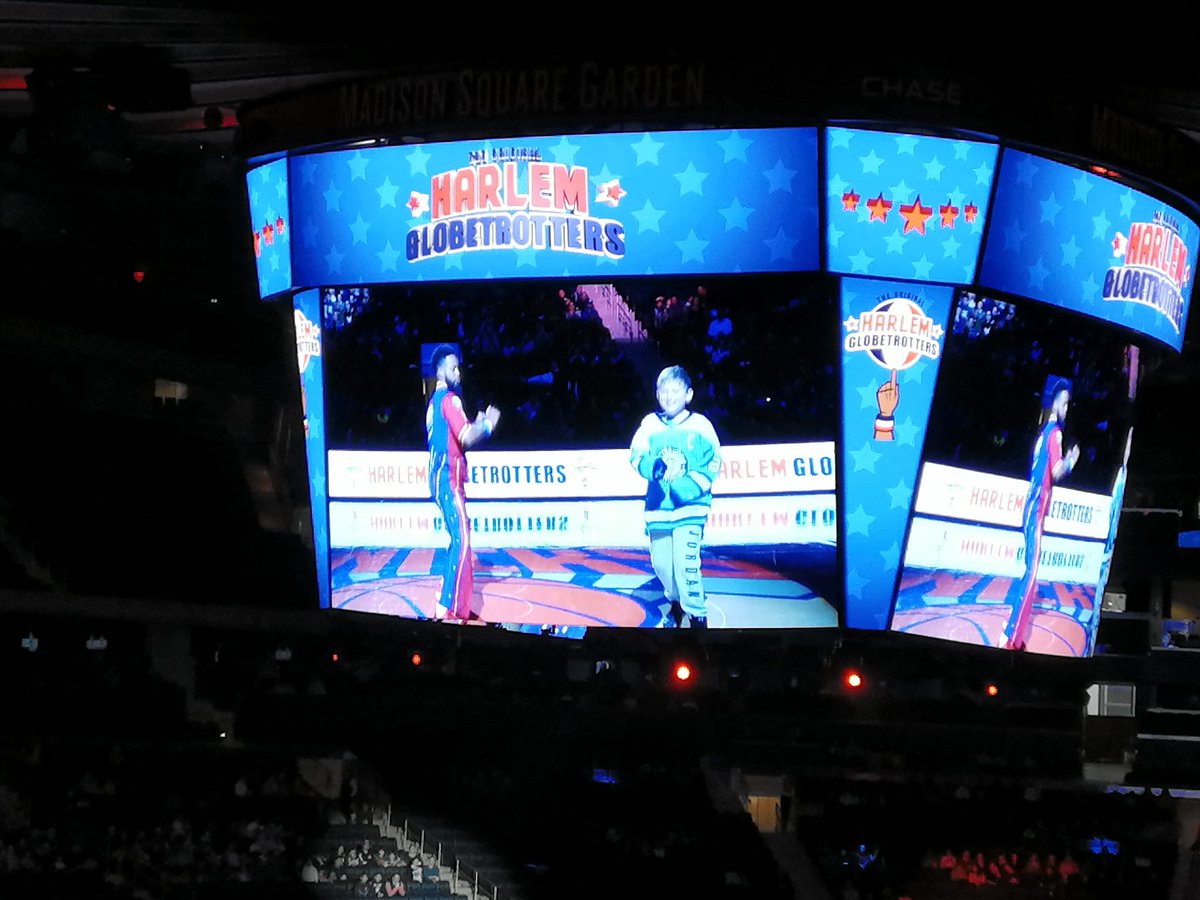 Watching <a href="/Globies/">Harlem Globetrotters</a> live from <a href="/TheGarden/">MSG</a>.