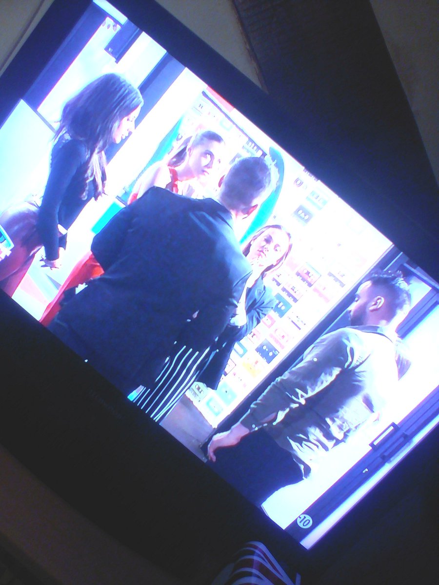 Nos 6 demies finalistes : Barbara, Laura, Kamila, Charlene, Alain, Noré. 
Toujours a fond pour barbiche et laulau 😘#ss11