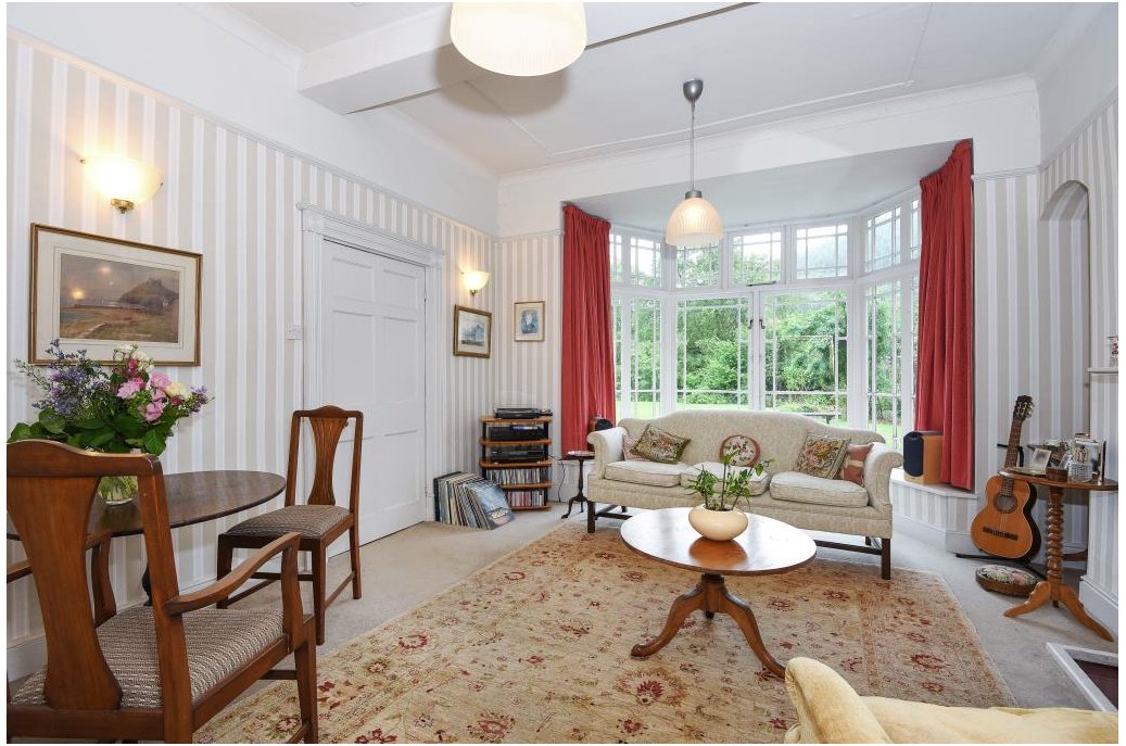 RBBProperty's tweet photo. On the edge of the popular village of #NewRadnor is this beautiful Georgian residence! #home https://t.co/nfOOOsilny https://t.co/r4XModgDHP