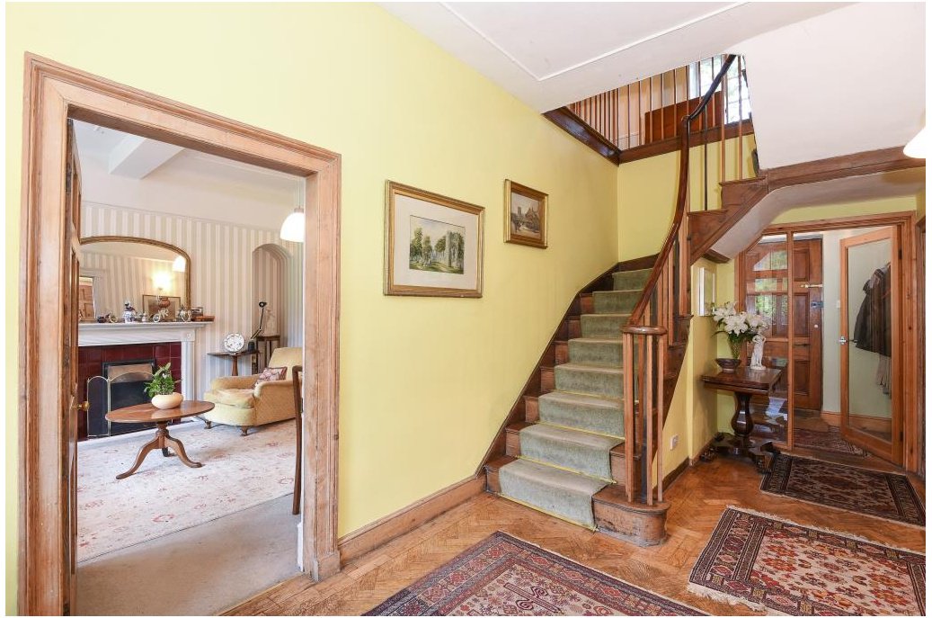 RBBProperty's tweet photo. On the edge of the popular village of #NewRadnor is this beautiful Georgian residence! #home https://t.co/nfOOOsilny https://t.co/r4XModgDHP