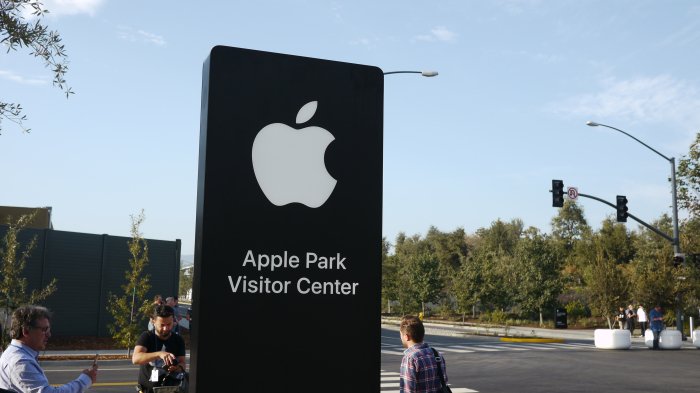TV_Trax's tweet photo. Apple Projected to Spend $4.2 Billion on Original Content by 2022 https://t.co/IjQjgqw9Ss https://t.co/K3He99OqYS