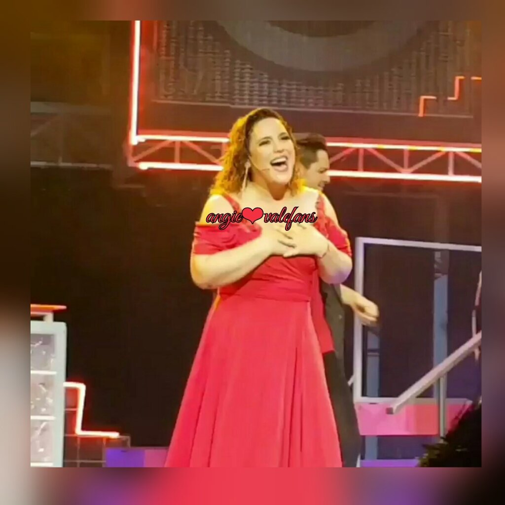 EdimarEgn's tweet photo. Hola mi Valecita 
@angelicavale espero que estes bien y ya llego tu dia favorito y mañana fin de semana para pasarle en familia bendiciones te amamos saludos Perú y de todo mundo pase un bello dia #Sonrizas #Angel https://t.co/hbW8FDGubN