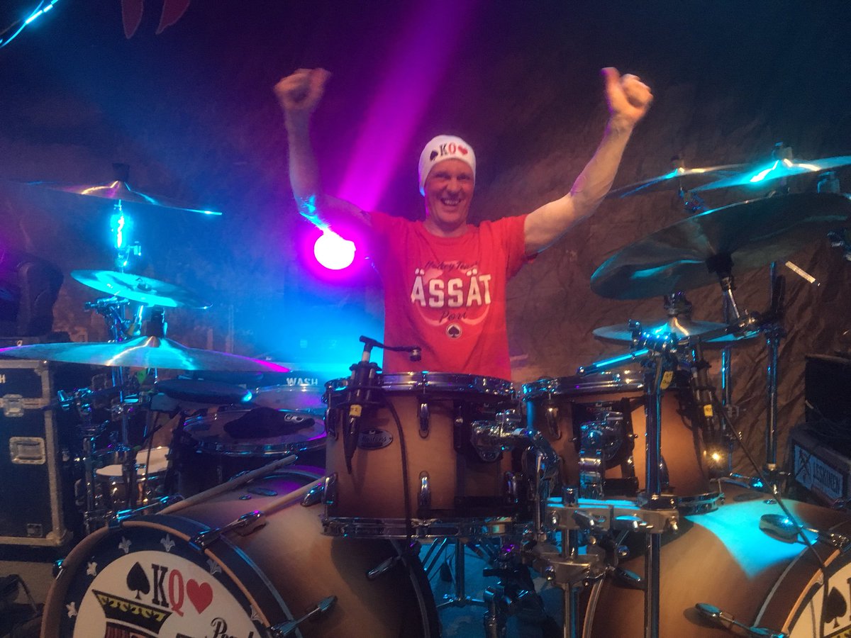 aimpola's tweet photo. #patajyväskylässä #pataq #pata #Ässät @EPerttula #dingo https://t.co/nndANm7ES3