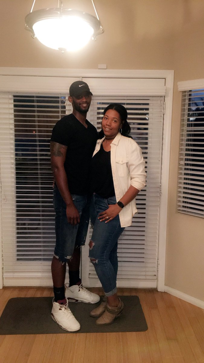 callmetybee's tweet photo. Please please please lets appreciate our glow up as a couple! #thesepicturesaretaken1yrapart #glowup #weightloss #musclegain #Thanksgiving2017 #thanksgiving2016 https://t.co/OCqcw6VDMj