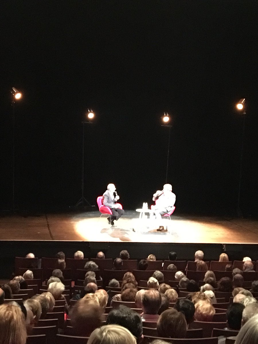 sboige's tweet photo. @axelkahn au Grand Débat à #arcachon interviewé par Philippe Lapousterle #LGD2017 https://t.co/kkW9PA6fMj