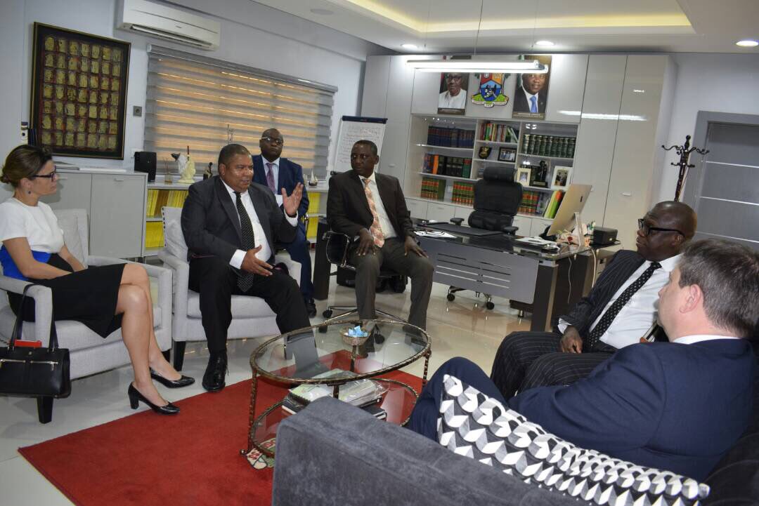 nijikazeem's tweet photo. I received @UKinNigeria Led by British High Commissioner to Nigeria, @PaulTArkwright on Courtesy Visit to My Office Today, 24th Nov, 2017 https://t.co/wJ8M5MMB7a